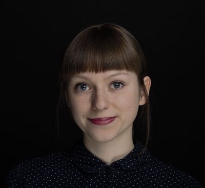 Das Foto zeigt ein Poträt von Julia Zaleweski
